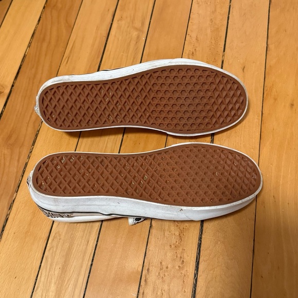 Vans - Picture 2 of 3